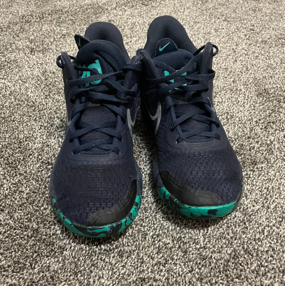 Nike mens shoes size 7.5